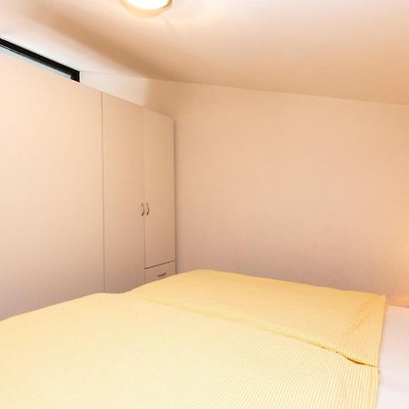 1 Bedroom Cozy Apartment In 자드라보노 외부 사진
