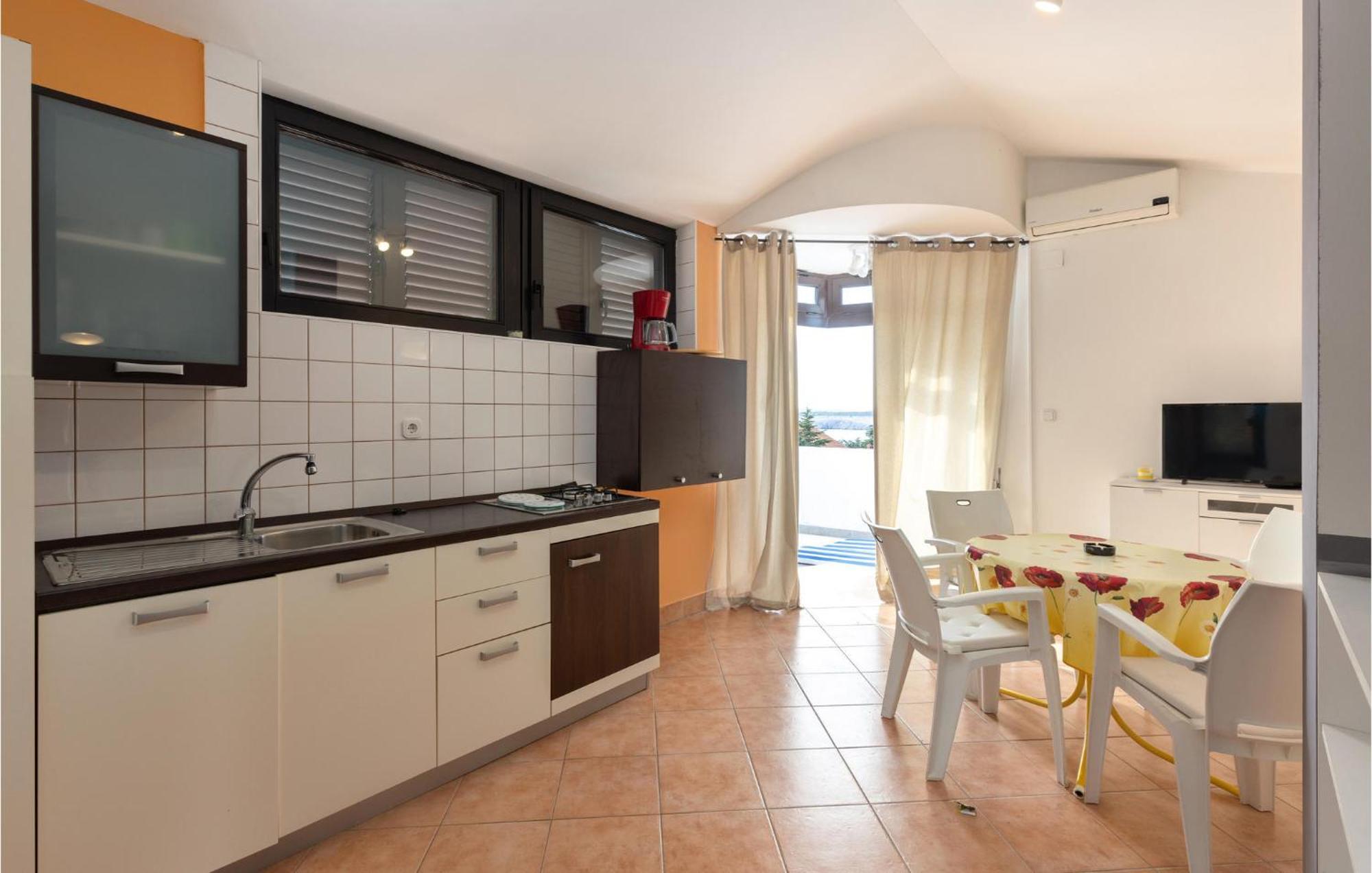 1 Bedroom Cozy Apartment In 자드라보노 외부 사진