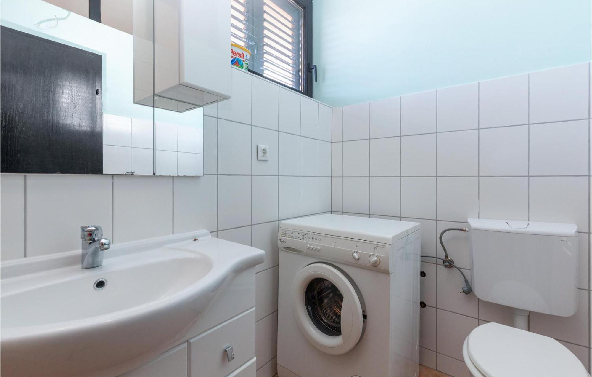 1 Bedroom Cozy Apartment In 자드라보노 외부 사진